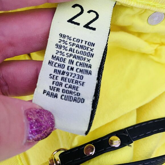 Almost Famous Jeans Women’s Size 22 Neon Yellow Ripped Distressed - Picture 4 of 6